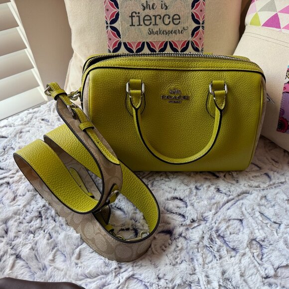 NWOT Coach Neon Pebbled Leather Crossbody Bag (No Hang Tag) - Picture 1 of 9